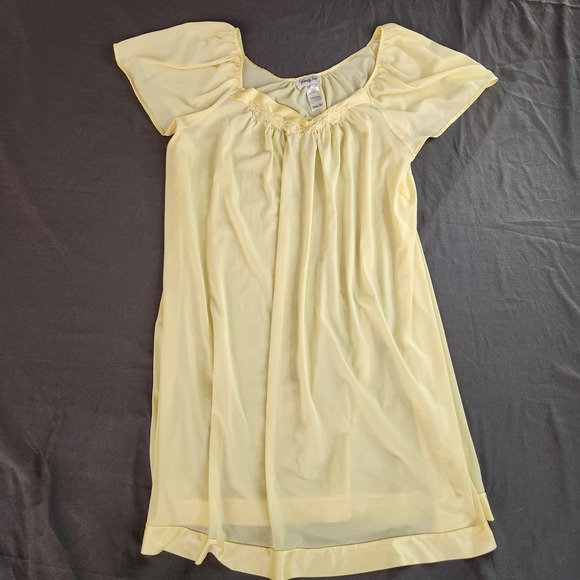Vanity Fair Other - Vintage Vanity Fair Pale-Yellow Cap Sleeve Nightgown Size X-large